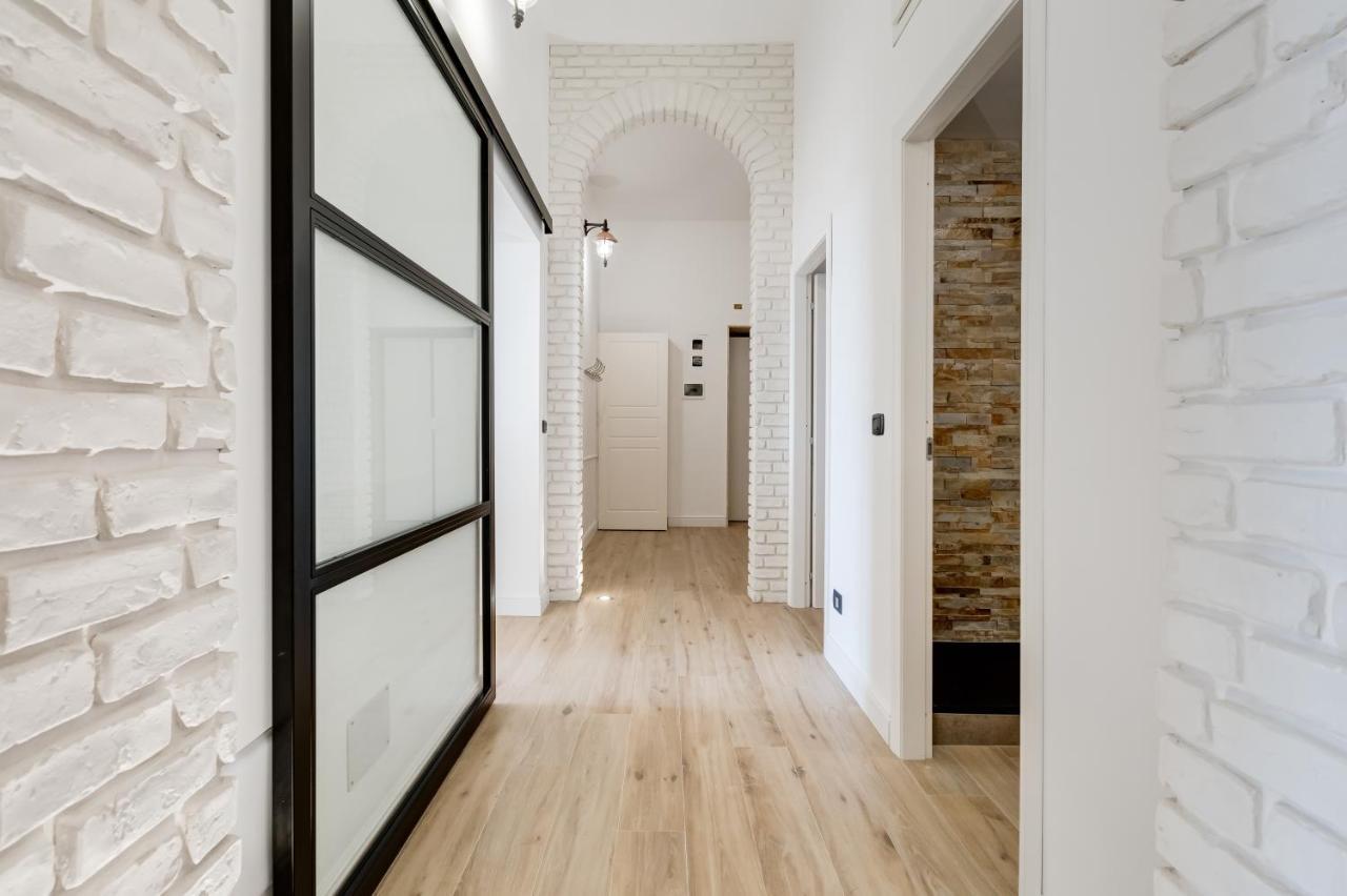 Bmga L Glam Industrial 3-Bed Apartment In Termini Rom Exterior foto