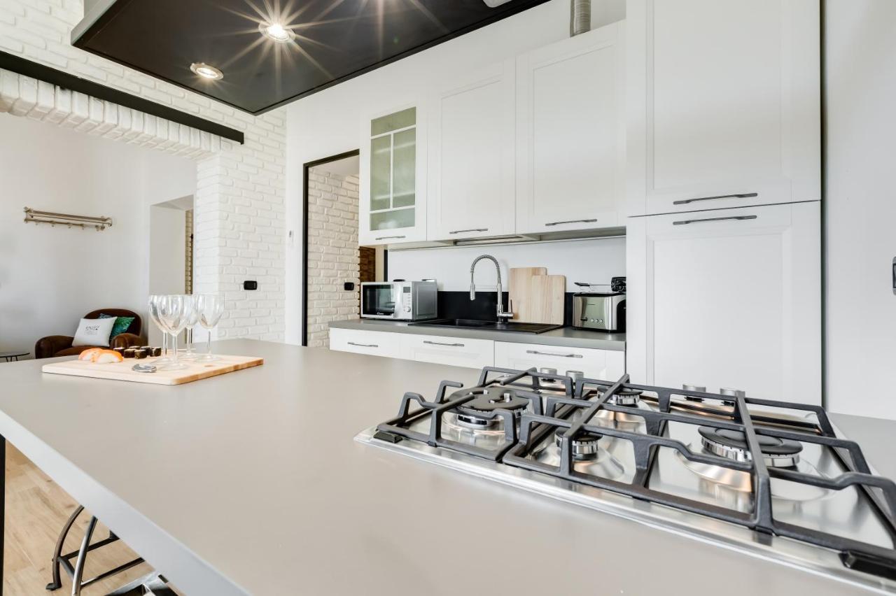 Bmga L Glam Industrial 3-Bed Apartment In Termini Rom Exterior foto
